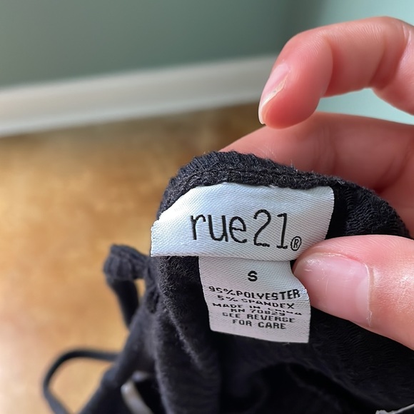 Romper black brand new but without tags - Picture 3 of 3